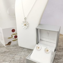  NEW Silver and solid 9ct gold daisy set.