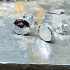 NEW hammered 8mm pebble studs