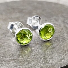 Peridot studs