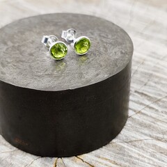 Peridot studs