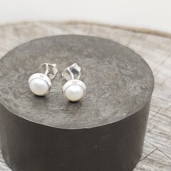 AA quality pearl cabochon studs