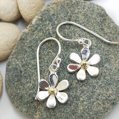 Daisy drop earrings
