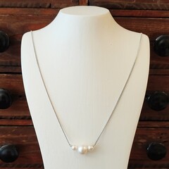 AAA bouton pearl trio neclace
