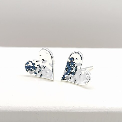 Sweetheart studs