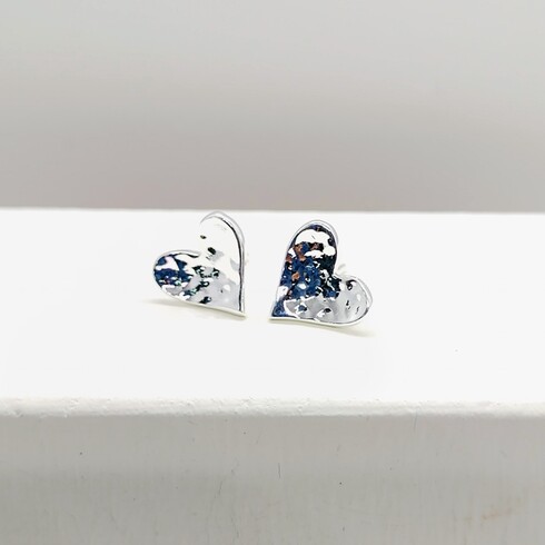 Sweetheart studs