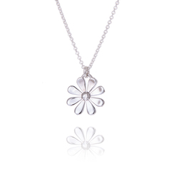 Daisy Pendant 15mm Flower