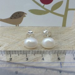 Natural white irregular pearl studs 8-9mm