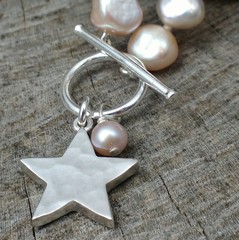 Chunky Hammered star irregular pink pearl necklace